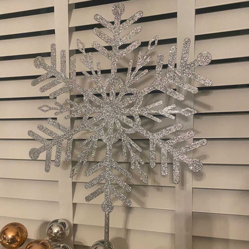 Free standing sparkly silver snowflake